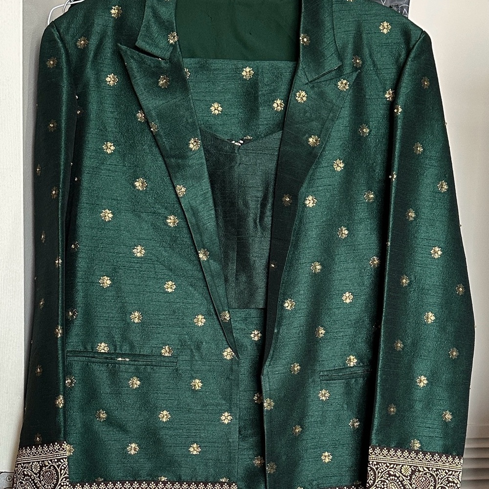Elegant Dark Green Women's Blazer 3-Piece Suit with Gold Accents